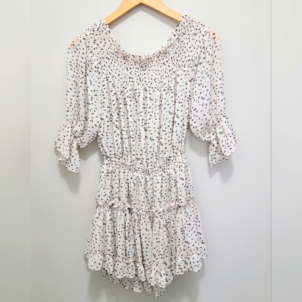 Vestibule ladies dress. Sz Small. Cream/Black.